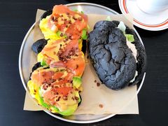 重口开放竹炭三文治-A30 BISTRO