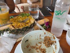 -Chom Cafe and Restaurant