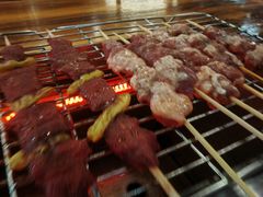 -哈尔滨小酒馆·鲜肉现穿自助烧烤(康新花园店)