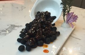 Beef Jerky with Bamboo Charcoal Peanuts