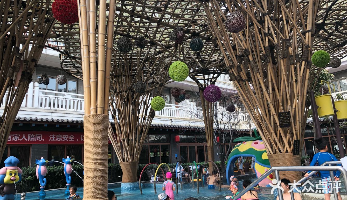 初冬熊孩子可劲疯，老母亲可安心躺尸～