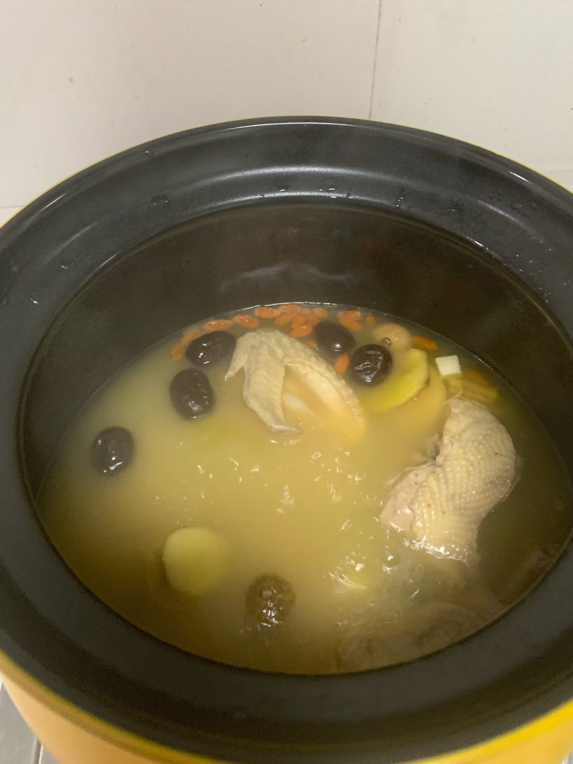 无花果茯苓枸杞鸡汤