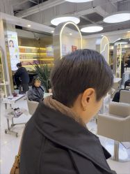 -虫二·专注健康烫染沙龙