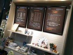 -宠小格时尚宠物生活馆(唐镇店)
