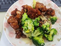 -汗腾格里·风味餐厅(新疆驻京办店)