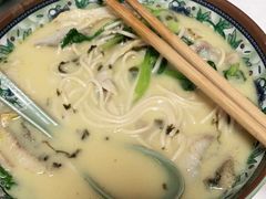招牌黄鱼面-明呈黄鱼面馆(斜土路店)