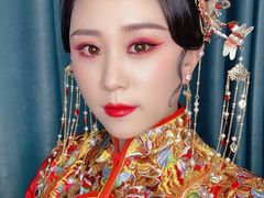 -贺加贝化妆美甲培训学校