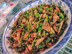 -去吃小龙虾·江湖菜·烧烤(南滨路店)
