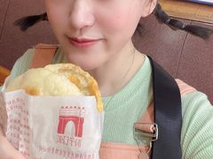 锅魁夹耳片-洞子口张老二凉粉(文殊院店)