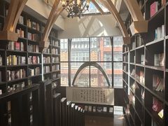 -钟书阁(松江泰晤士小镇店)