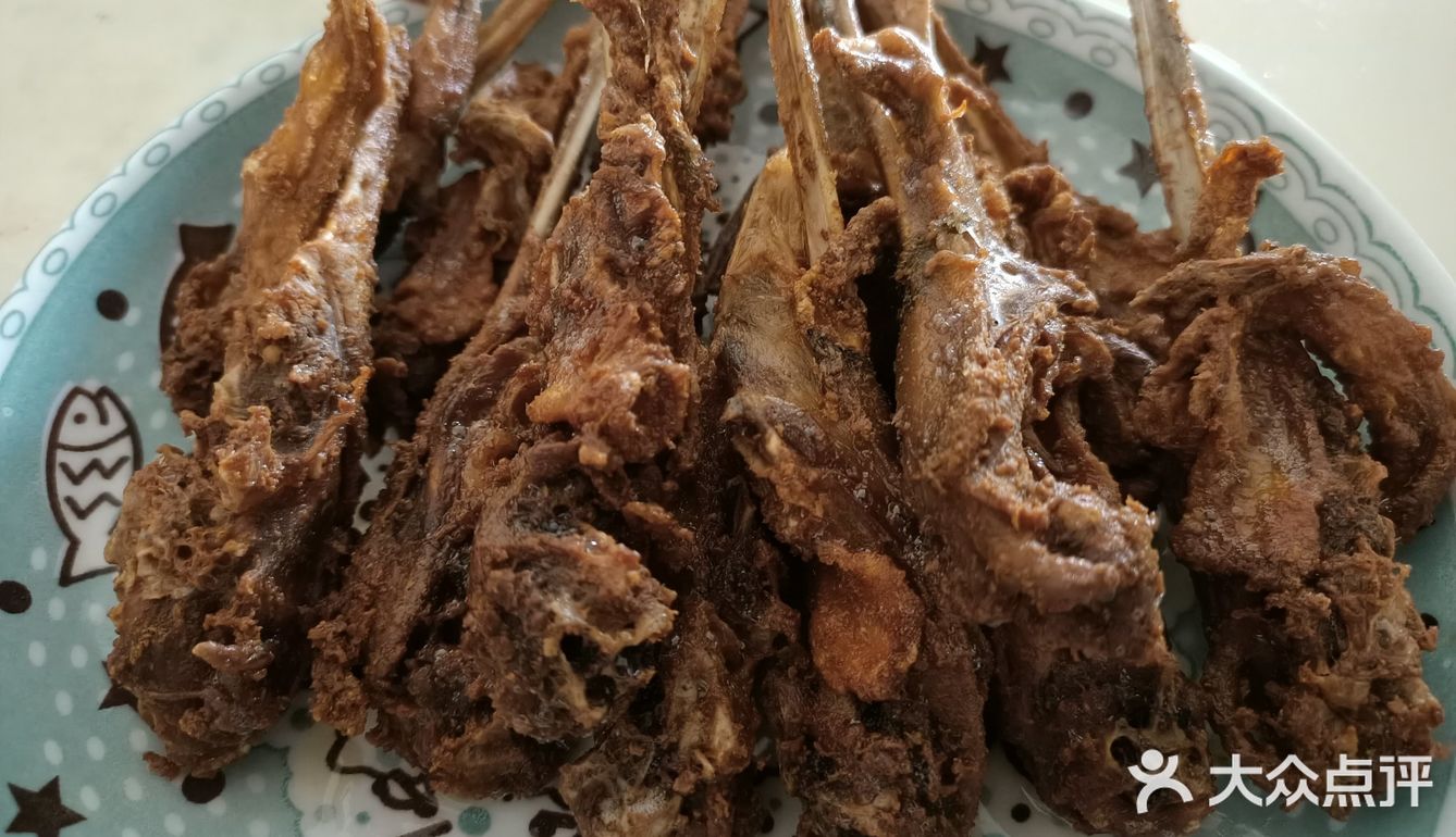 第一次做香炸鸭下巴，好吃又过瘾。