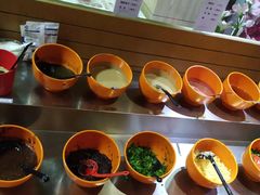 自助调料区-羊家胡同·龙虾烧烤火锅(龙汇路店)