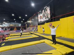 -嘿哟动霸CHUA·新潮玩运动娱乐中心·蹦床滑冰团建乐园