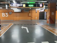 -环球港-停车场