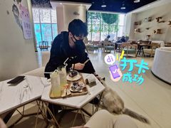 -藏猫猫咖啡主题馆(中央大道店)
