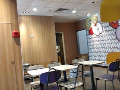 -麦当劳(莘松路芭比伦DT店)