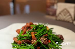 Stir-Fried Tender Bamboo Shoots with Crispy Pork Ribs