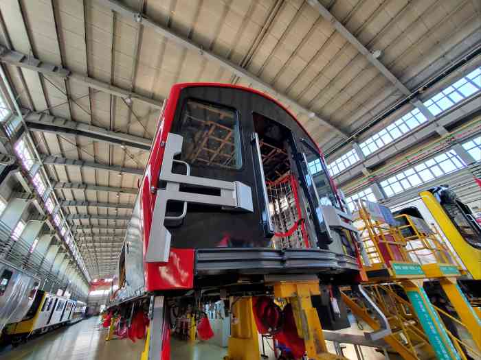 长春轨道客车股份有限公司(长客路)-"这是长客股份的新厂区,我是去年