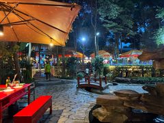 -二荆条·蜀鲜汇城市森林火锅