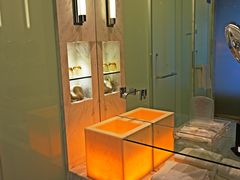 -上海滴水湖皇冠假日酒店