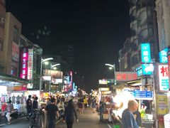 -六合夜市