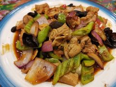 -闯关东东北农家菜(崂山石老人店)