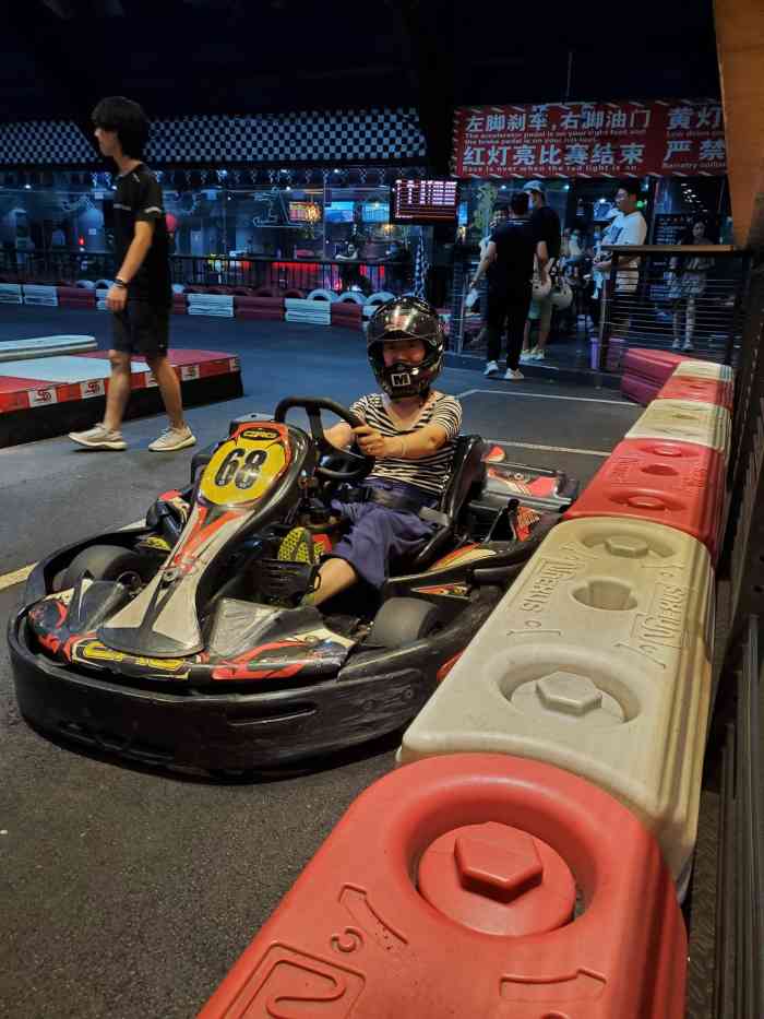 胜道博岳国际卡丁车馆(蟹岛店)-"车的状态很差,走直线前轮抖动的特别