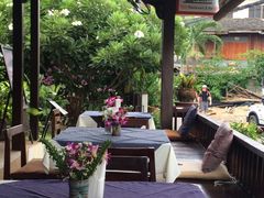 -Dash Teak House