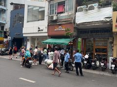 -Bánh Mì Huynh Hoa
