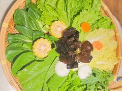 -尚尚仙·酸汤猪手·猪肚鸡火锅(华联万柳购物中心店)