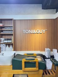 -TONI&GUY