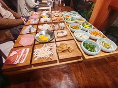 铜米·来吃一碗好米线-银米·云南传统过桥米线(双廊黑金冠店)