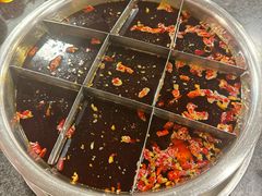 九宫格锅底-邓莽子老火锅(中兴路总店)