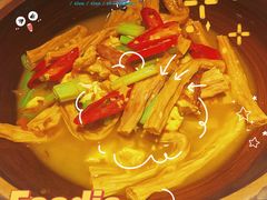 -阿瓦山寨·湘菜现炒·剁椒鱼头王(咸阳总店)