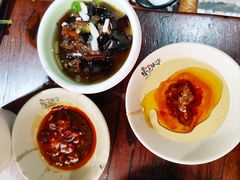-东巴婆婆云南鱼豆花火锅(大东门店)