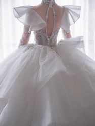 -艾米丽婚纱礼服