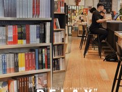 -新华书店(保利水城店)