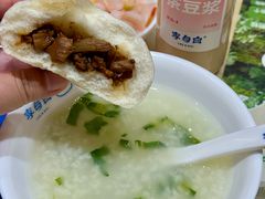 -李与白包子铺(桐梓林店)