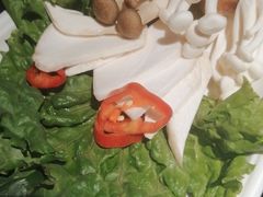 -老牌坊云南鱼豆花火锅(哈西万达店)