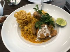 -Chom Cafe and Restaurant