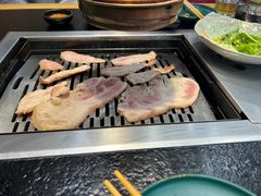 -臻牛烤肉