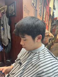 -查尔曼男士理发馆