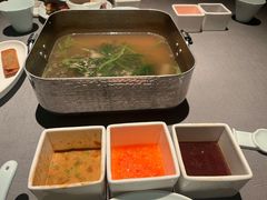 -左庭右院鲜牛肉火锅黑金店(陆家嘴中心店)
