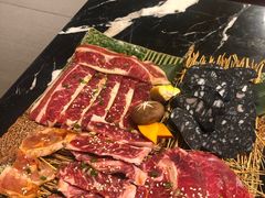 -山川小町·极番烧肉(新地假日广场店)
