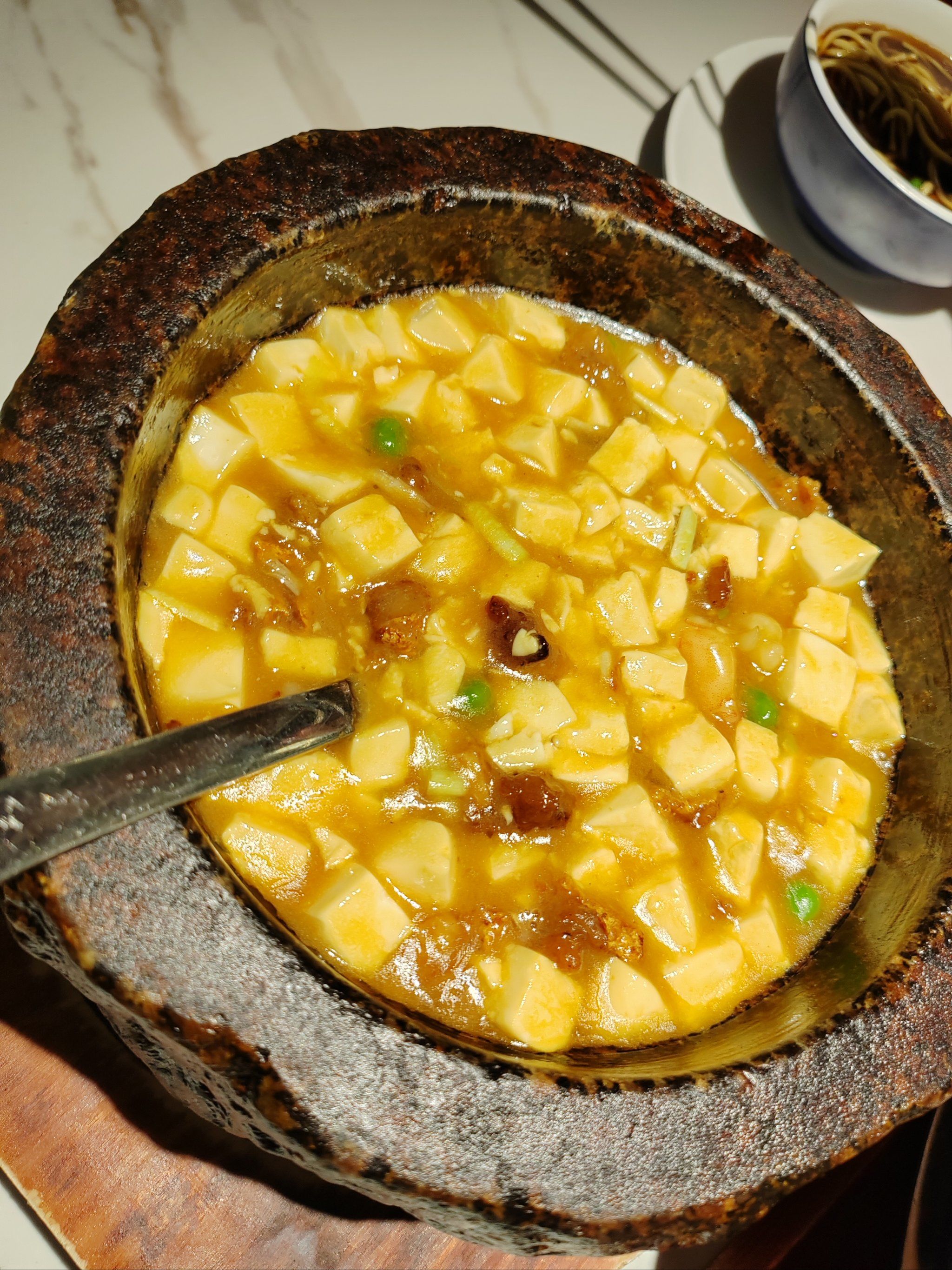 强推芋头煲,好好吃,夹着肉片.西施豆腐也