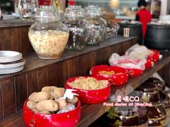 -黄桷树曹家私房菜(江与城店)