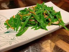五彩花菇荷兰豆-云海肴云南菜(正大广场店)