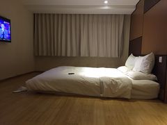 iphone_upload_pic-全季酒店(上海徐家汇肇嘉浜路店)