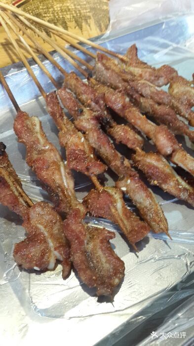 兄弟情海鲜烧烤猪脆骨图片 - 第1张