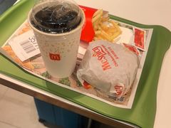 -麦当劳(上海虹桥站30B检票口楼上)
